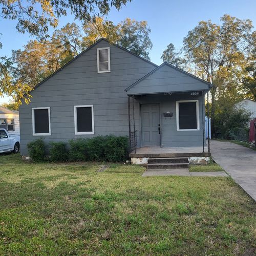 1933 Fort Worth St, Grand Prairie, TX, 75050-5032 | Card Image