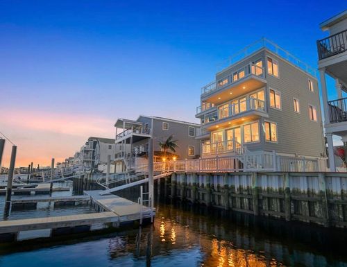 503 W Tacony Rd, Wildwood, NJ, 08260-1740 | Card Image