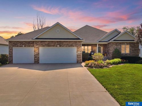 6750 Shadow Ridge Rd, Lincoln, NE, 68512-3634 | Card Image