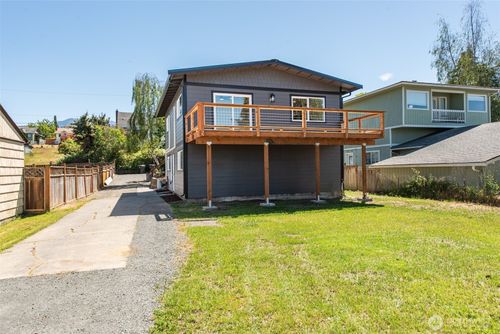 320 Lopez Ave, Port Angeles, WA, 98362-6530 | Card Image