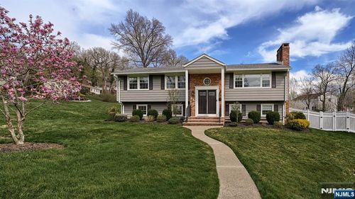 84 Brandon Ave, Wayne, NJ, 07470-6033 | Card Image