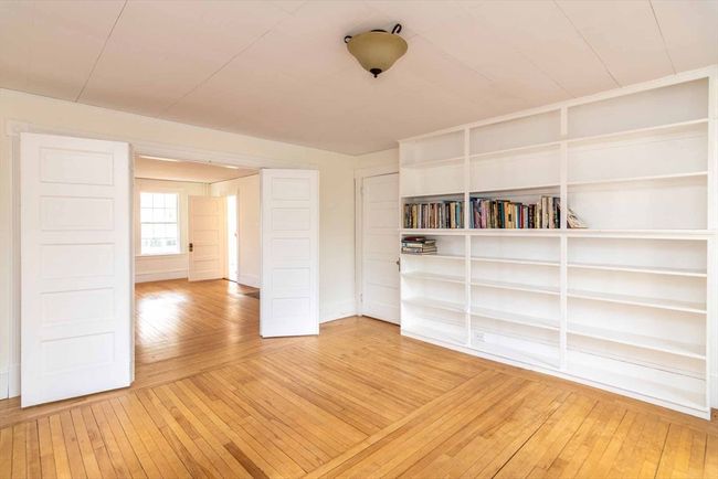 70 Tashmoo Ave, House other with 5 bedrooms, 4 bathrooms and 3 parking in Vineyard Haven MA | Image 9