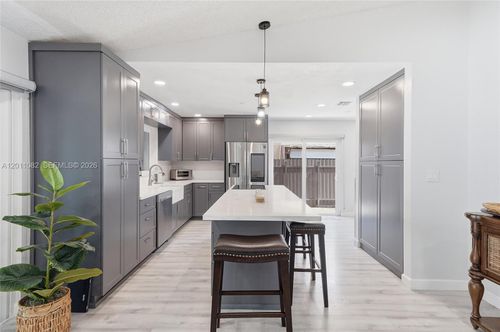 20102 Nw 62nd Ave, Hialeah, FL, 33015-4866 | Card Image