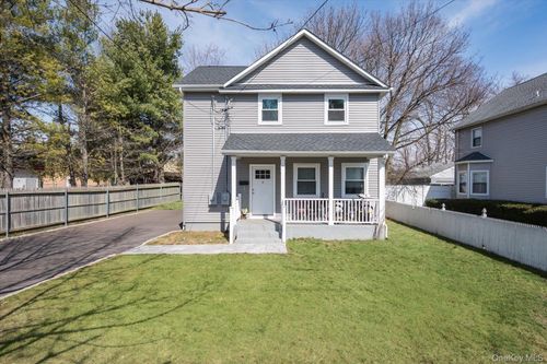 8 E 14th St, Huntington Station, NY, 11746-2415 | Card Image