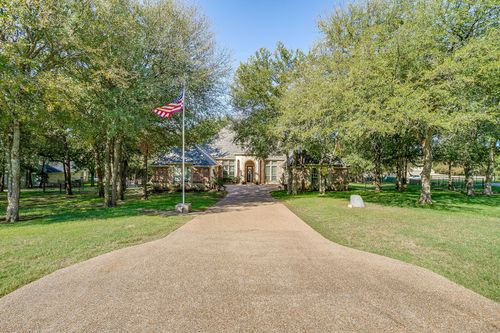 134 Forest Creek Cir, Weatherford, TX, 76088-7633 | Card Image