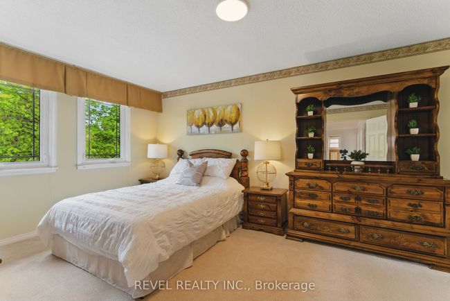 1076 Roxborough Dr, House other with 4 bedrooms, 3 bathrooms and 2 parking in Oakville ON | Image 22