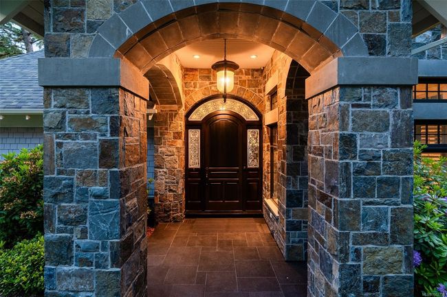 1050 Roxview Crt, House other with 4 bedrooms, 6 bathrooms and 3 parking in Sooke BC | Image 12