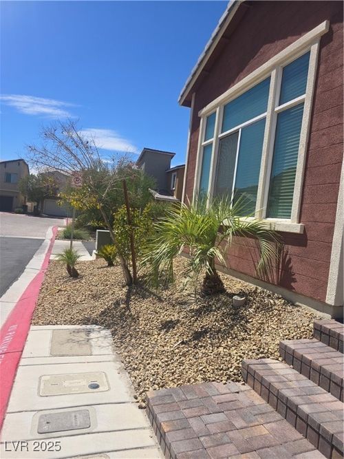 7198 Steubling Glen St, North Las Vegas, NV, 89084-2517 | Card Image