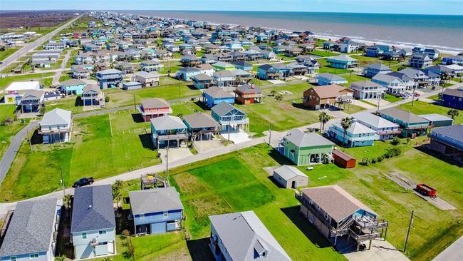 978 Seadrift Dr, House other with 3 bedrooms, 2 bathrooms and null parking in Crystal Beach TX | Image 44