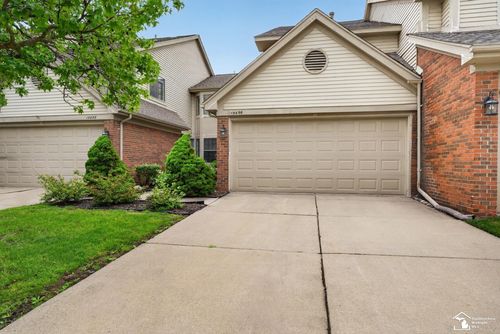 15696 Golfview Dr, Riverview, MI, 48193 | Card Image