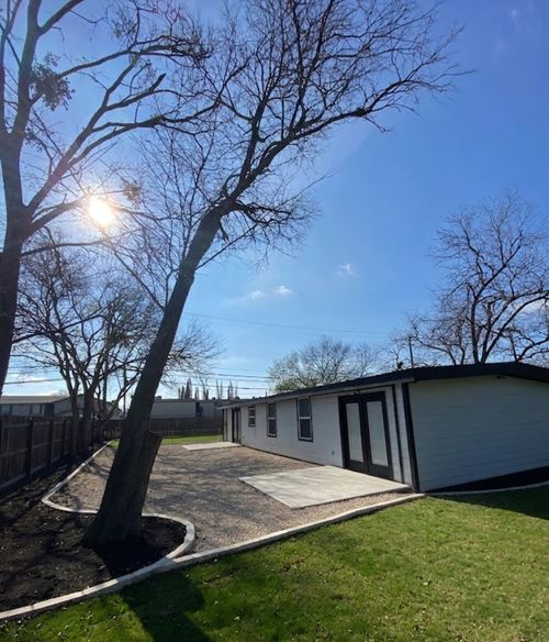 1102 Clayton Ln, Austin, TX, 78723-1088 | Card Image