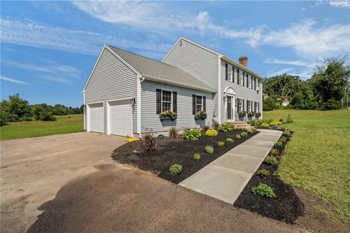 45 Pleasant View Dr, Hope Valley, RI, 02832-1289 | Card Image