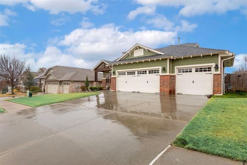 3240 Farmers Market Way, Edmond, OK, 73034 | Card Image