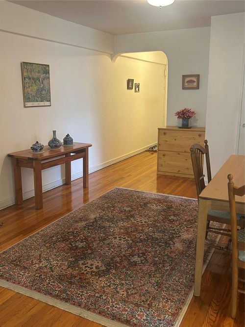 apt-4p-72 113th St, Forest Hills, NY, 11375-5604 | Card Image