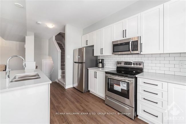 520 Galmoy Way, House attached with 2 bedrooms, 2 bathrooms and 2 parking in Nepean ON | Image 11