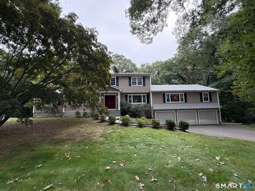 76 Bunker Hill Dr, Trumbull, CT, 06611-1409 | Card Image