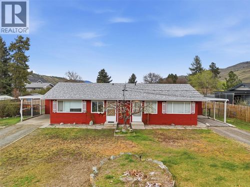 666/668 Reemon Dr, Kamloops, BC, V2B6T1 | Card Image