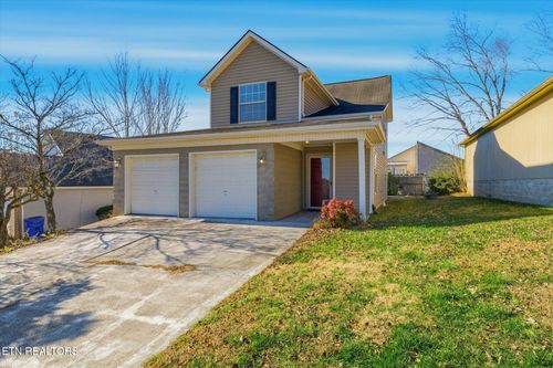 7417 Burnheim Way, Knoxville, TN, 37920-7618 | Card Image