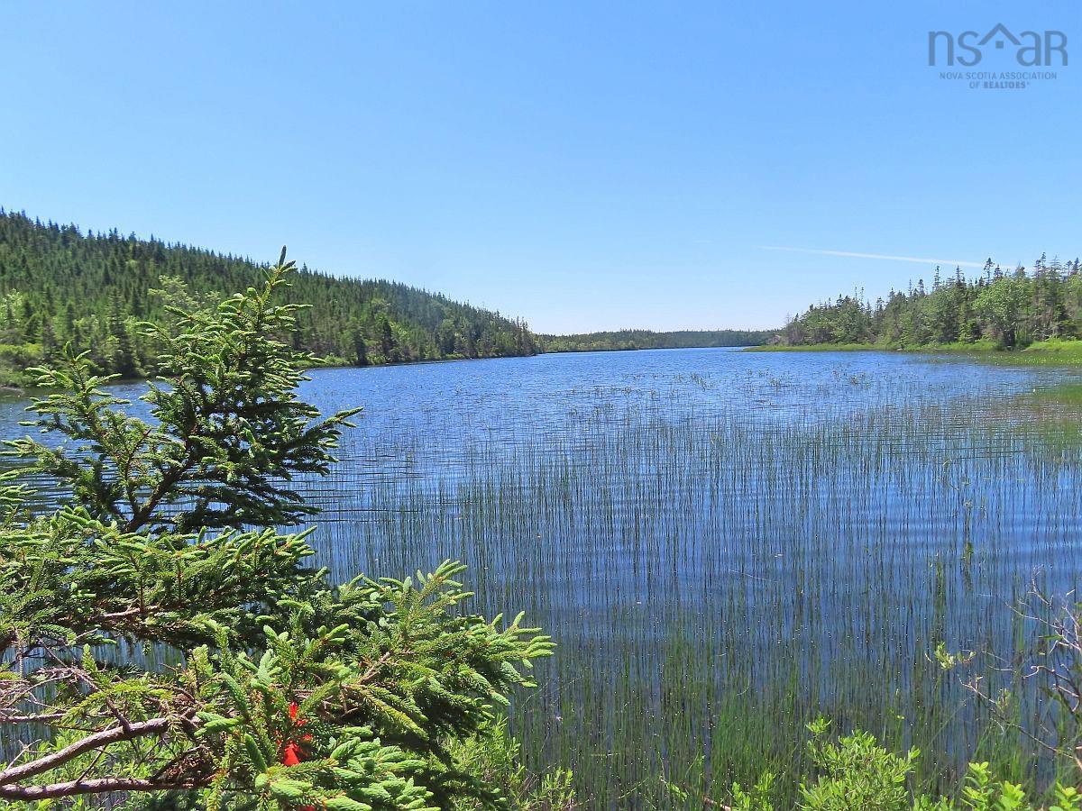 Land in Upper Grand Mira