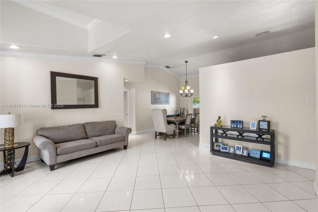 14288 Sw 21 St Ter, House other with 4 bedrooms, 4 bathrooms and null parking in Miami FL | Image 5