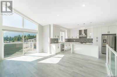 3954 Jingle Pot Rd, House other with 5 bedrooms, 4 bathrooms and 5 parking in Nanaimo BC | Image 3