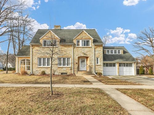 1207 S Busey Ave, Urbana, IL, 61801-4832 | Card Image