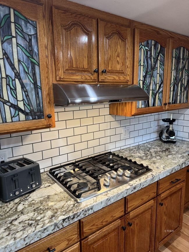 kitchen gas range | Image 26
