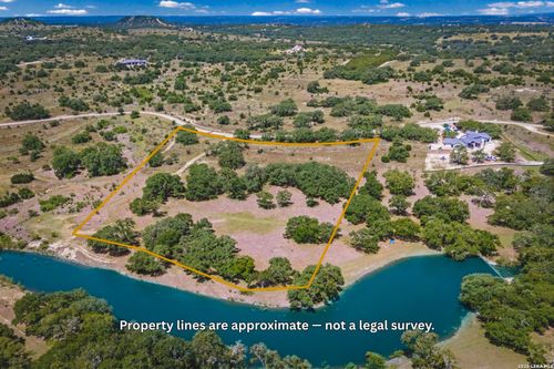 1364 N Walnut Spgs, Johnson City, TX, 78636 | Card Image