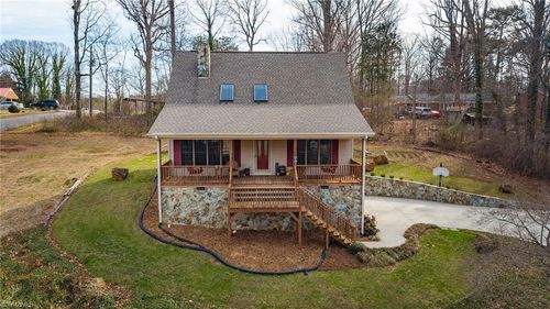 901 Tanglewood Dr Ext, Siler City, NC, 27344-2358 | Card Image