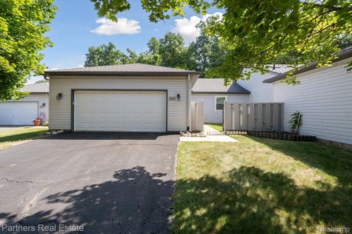 2925 E Telluride, Brighton, MI, 48114-7491 | Card Image