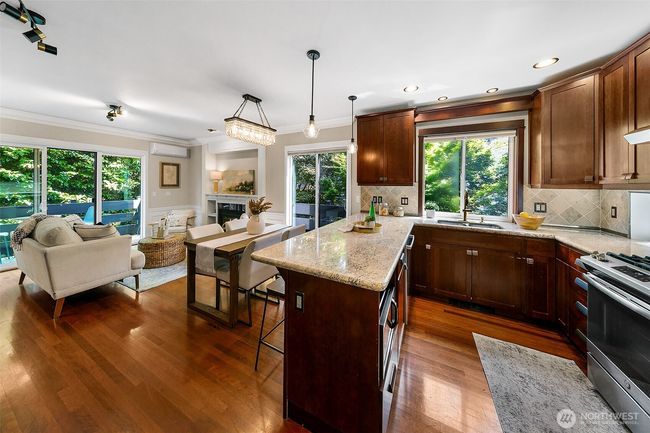 4314 Linden Ave N, Townhouse with 3 bedrooms, 4 bathrooms and 1 parking in Seattle WA | Image 10