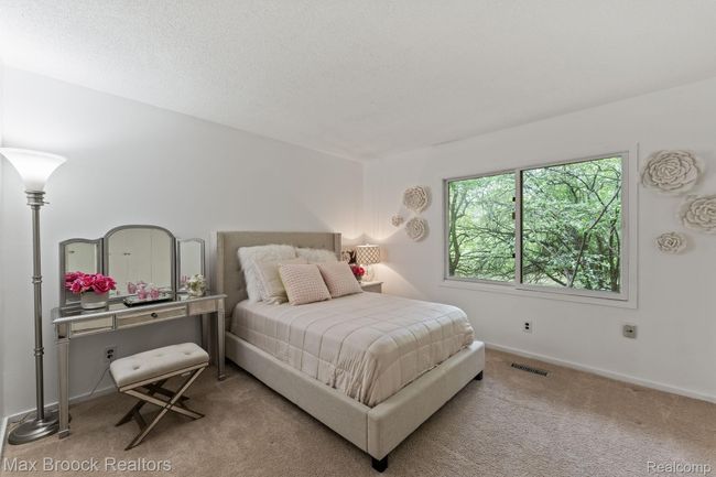 24-web-or-mls-A0102362.jpg | Image 13