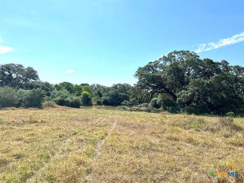 293 County Road 460, Hallettsville, TX, 77964-5488 | Card Image