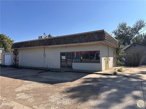106 2nd Ave Ne, Wibaux, MT, 59353-8006 | Card Image