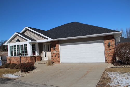 811 Charles Ct, OREGON, WI, 53575-3635 | Card Image