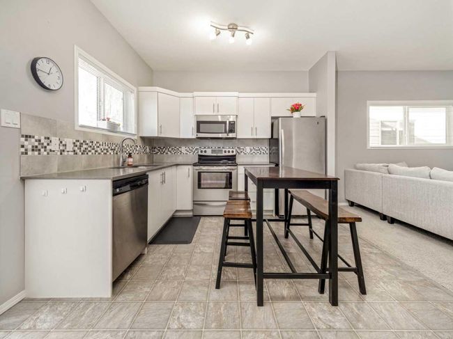 1122 Keystone Rd W, Home with 2 bedrooms, 2 bathrooms and 2 parking in Lethbridge AB | Image 14