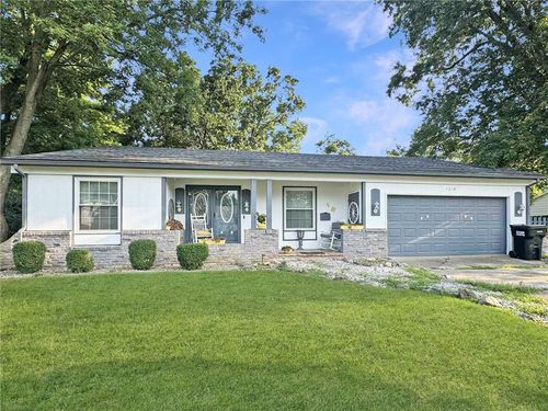 1218 Woodlawn Dr, Charleston, IL, 61920-4244 | Card Image