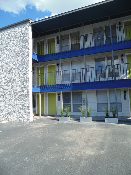 apt-204-4303 Duval St, Austin, TX, 78751-3933 | Card Image