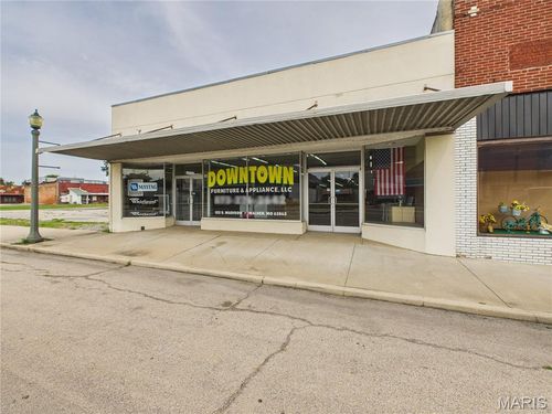 122 S Madison St, Malden, MO, 63863-2110 | Card Image