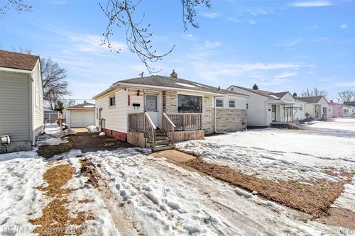 29570 Rosemont St, Roseville, MI, 48066-1912 | Card Image