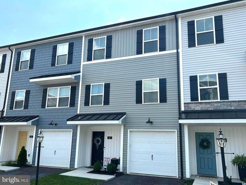 11 Landing Pl, YORK, PA, 17408-6375 | Card Image