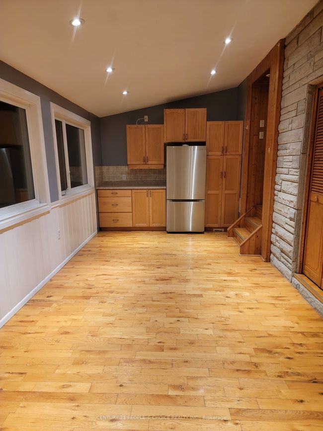 27 South Dr, House other with 3 bedrooms, 2 bathrooms and 5 parking in Dundas ON | Image 14