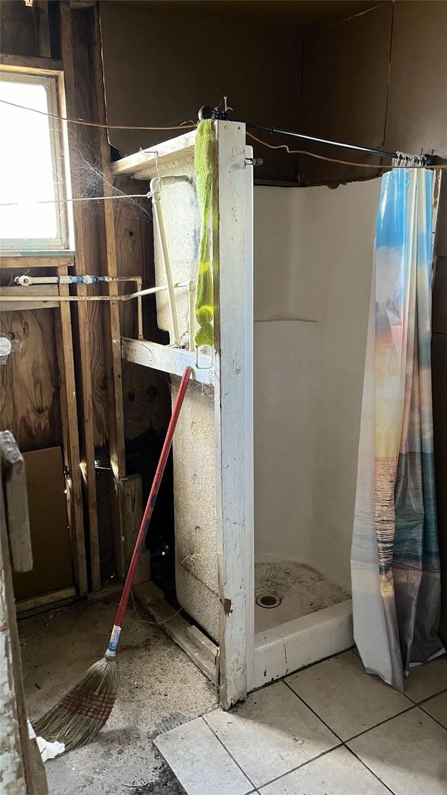 2005 W Abilene Dr, House other with 2 bedrooms, 1 bathrooms and null parking in Weslaco TX | Image 20