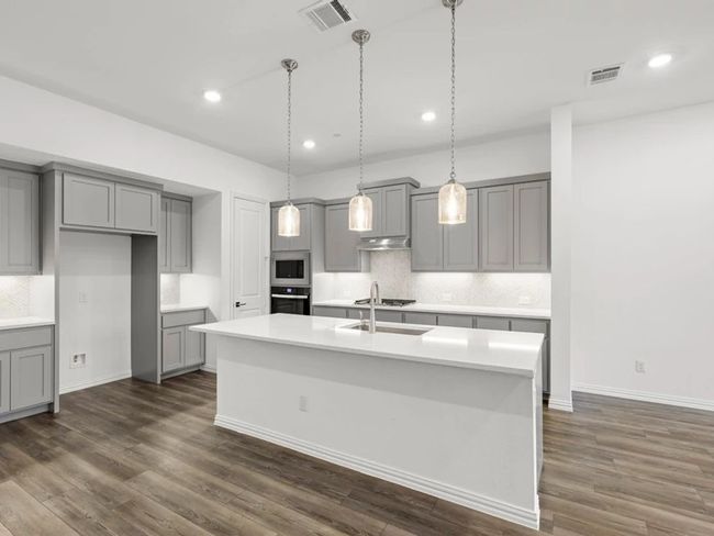 transfer 15. 1190 Daybreak Kitchen 2 | Image 11