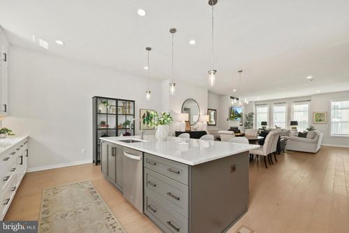43909 Evelyn Path Ter, ASHBURN, VA, 20147-3018 | Card Image