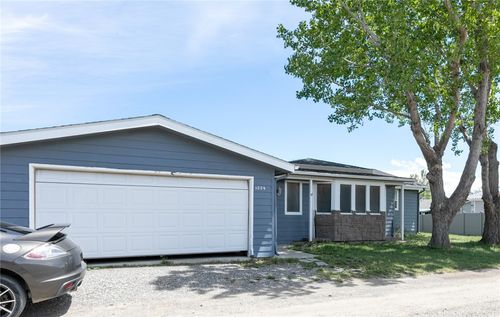 1009 Woodbine Creek Dr, Columbus, MT, 59019-7220 | Card Image