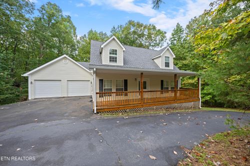 359 E Cove Rd, Monterey, TN, 38574-7012 | Card Image