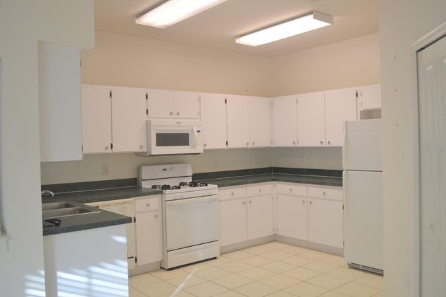 1922 Sassafras Dr, House other with 2 bedrooms, 2 bathrooms and null parking in WESLEY CHAPEL FL | Image 4