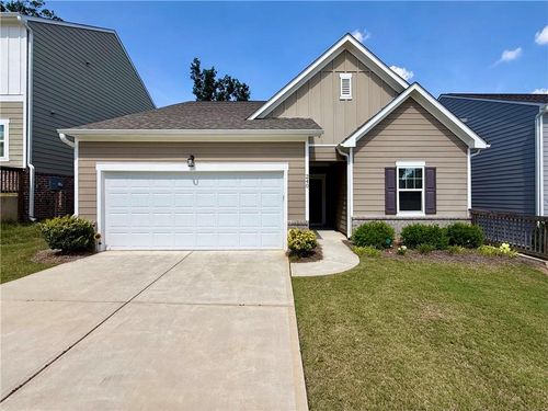 240 Hyde Park, Winder, GA, 30680-4544 | Card Image