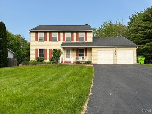 6846 Crystalwood Dr, Liverpool, NY, 13088-5902 | Card Image